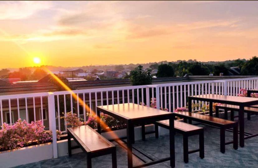 Nio Garden Hotel Sumbawa Bagian luar foto
