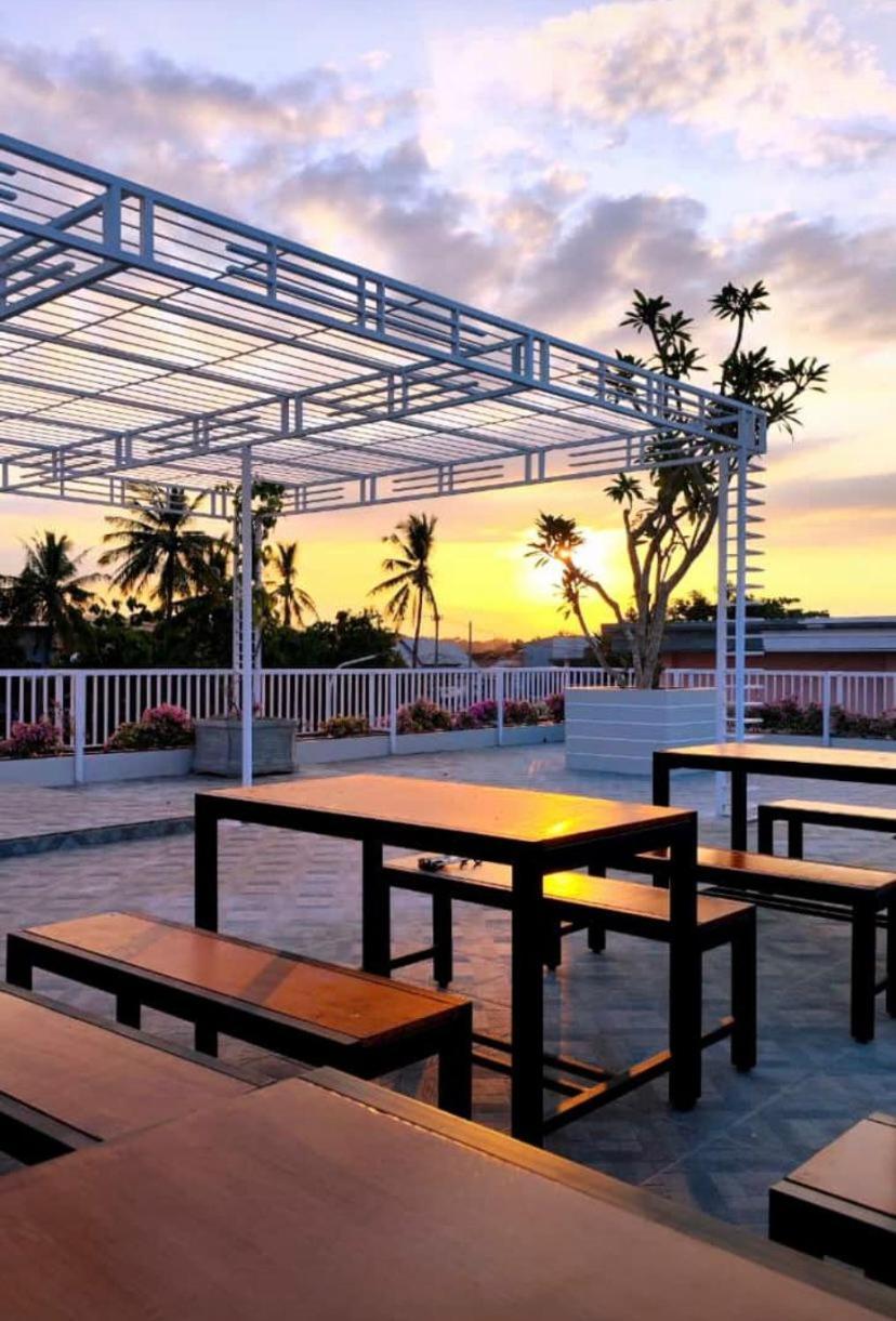 Nio Garden Hotel Sumbawa Bagian luar foto