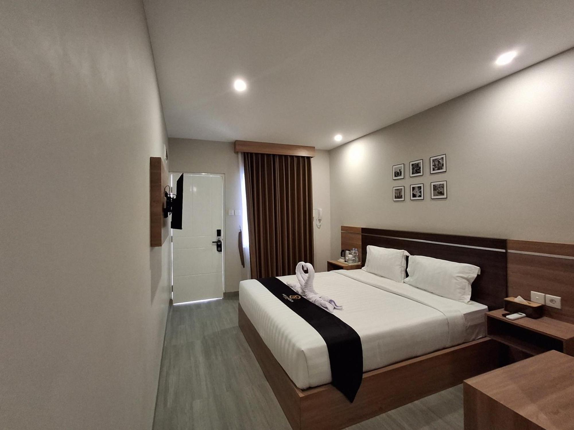Nio Garden Hotel Sumbawa Bagian luar foto