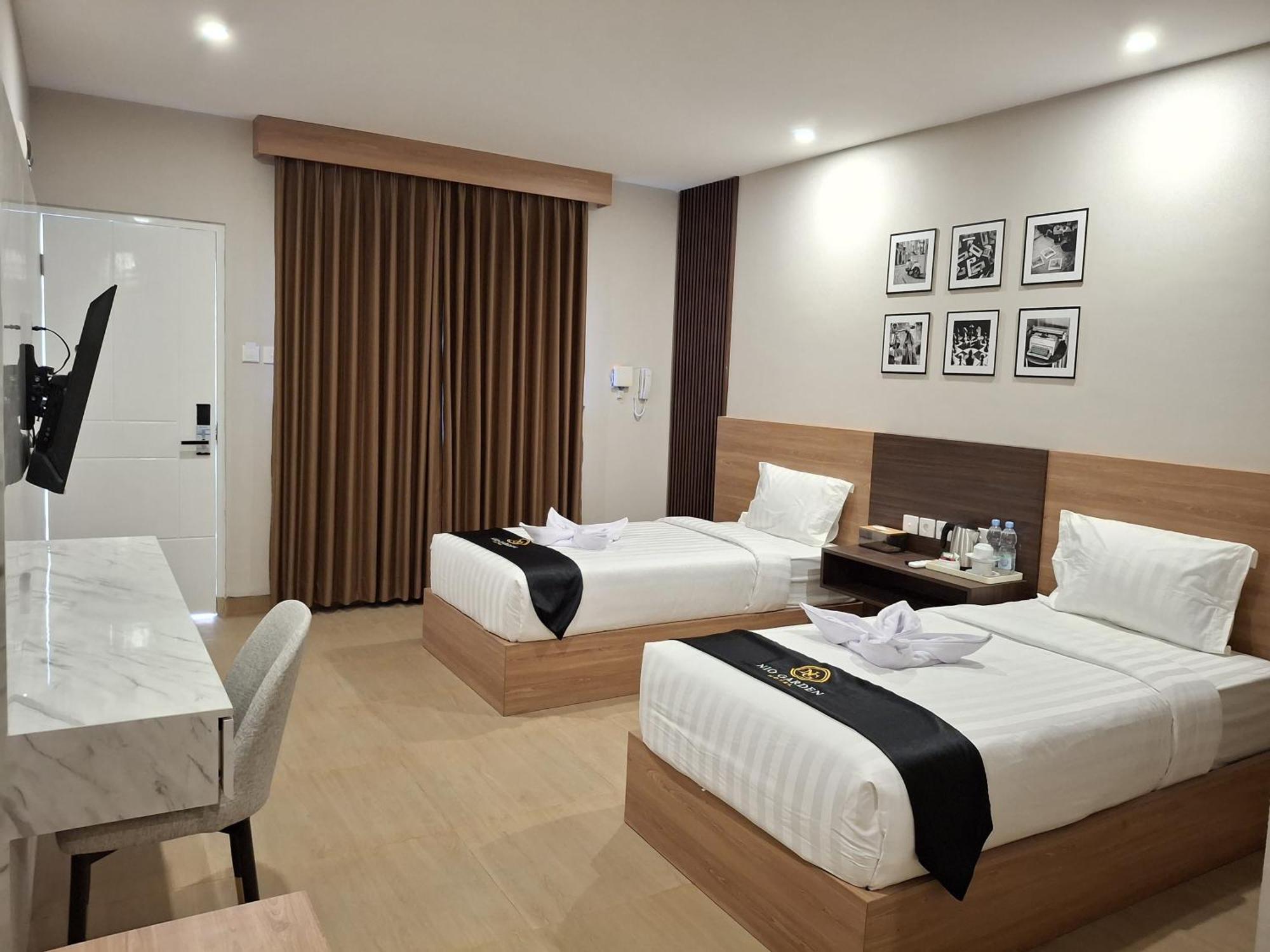 Nio Garden Hotel Sumbawa Bagian luar foto